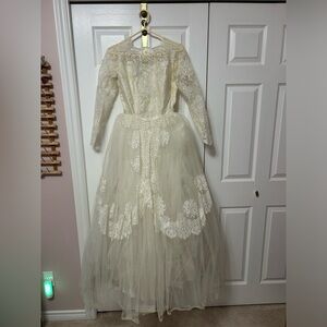 1967 Vintage Wedding Dress, Worn once and stored in garment protector. Size 4-6